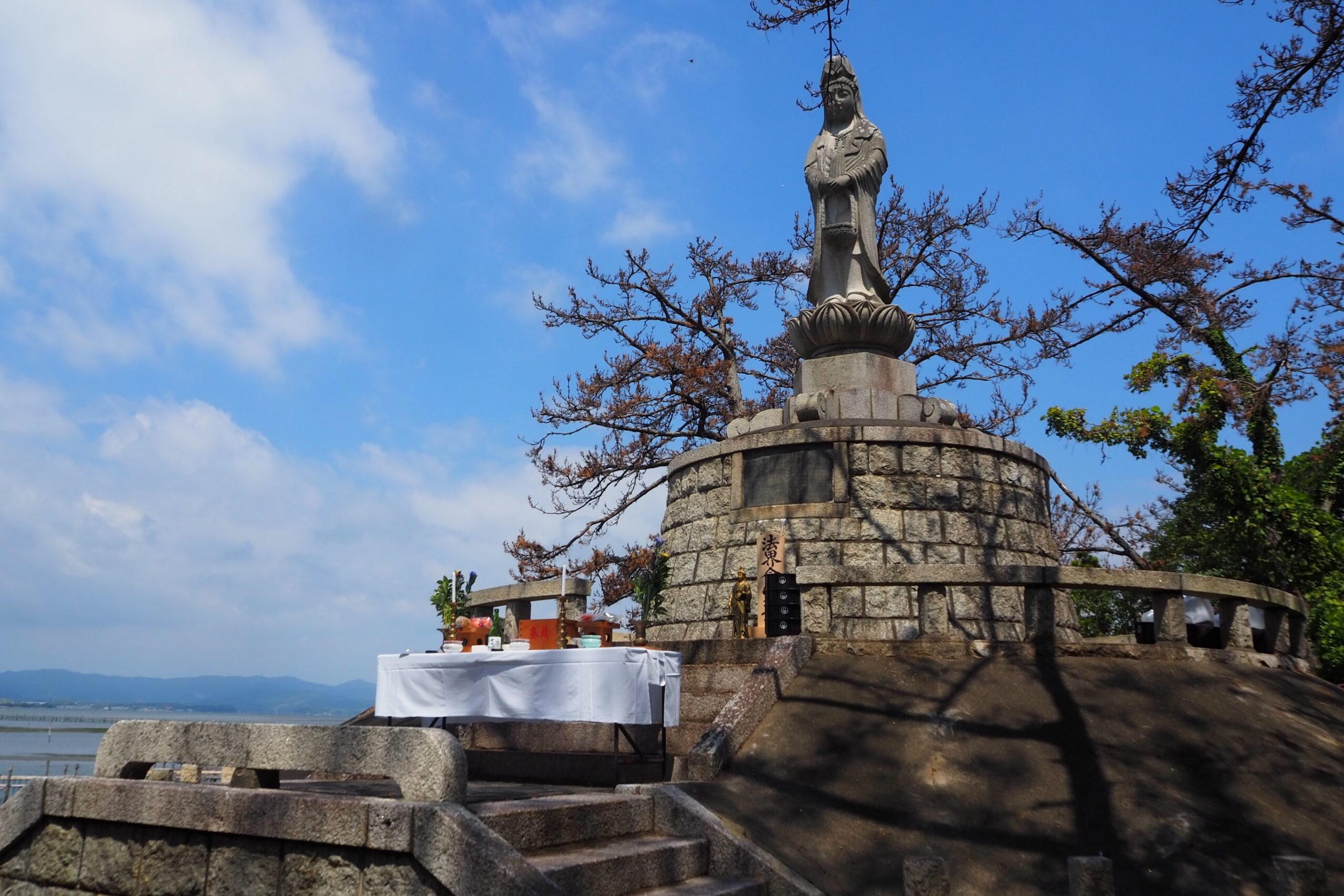 ＼ うなぎ供養祭を実施いたしました！ ／
⁡
8月24日
弁天島乙女園の魚監観音像前にて、行いました。
⁡
#浜名湖養魚漁業協同組合 #浜名湖うなぎ #浜名湖うなぎでしこ
#丸浜 #うなぎ供養祭